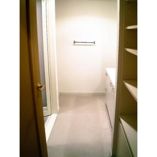 玄関　※写真は同タイプ住戸です。