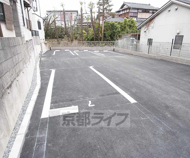 駐車場　駐車スペースです。