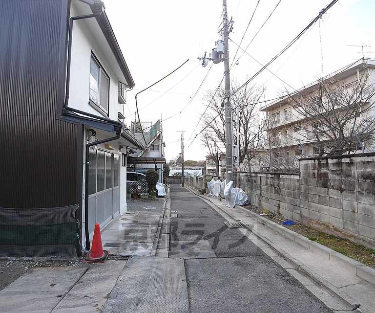 その他　目の前の道路です。
