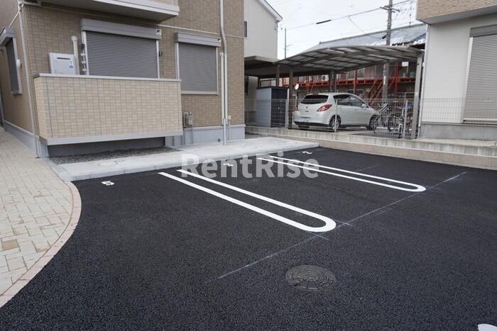 駐車場　駐車場