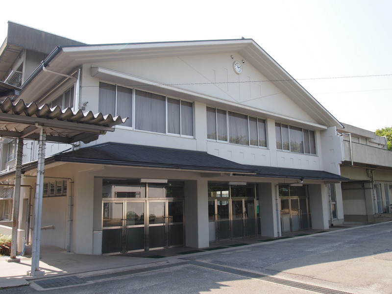 中学校　若草中学校（中学校）まで1800m