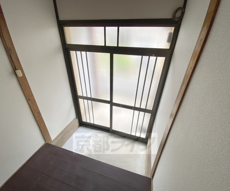 玄関　大きな段差がありません