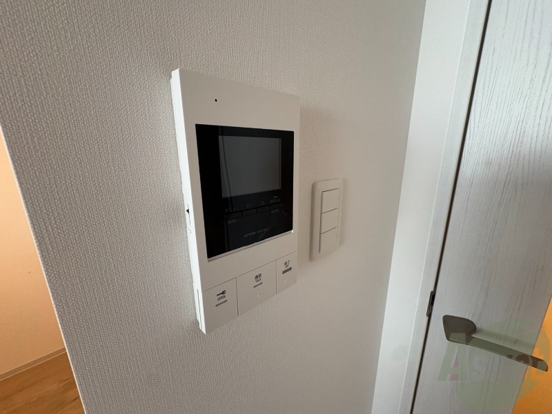 セキュリティ　ＴＶモニター付インターホンです。来客者の顔が見えるので安心！