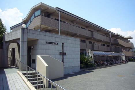 建物外観　敷地内に駐輪場があります☆