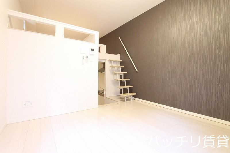 居室・リビング　同型タイプの為、現状を優先いたします