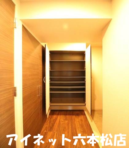 玄関　お客様はこちらでお出迎えです