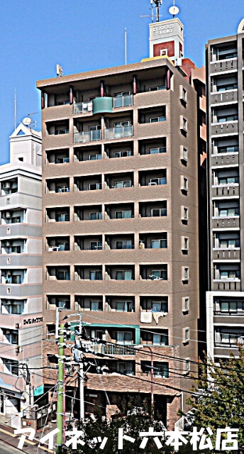 建物外観　最寄り駅徒歩3分圏内の人気マンションです