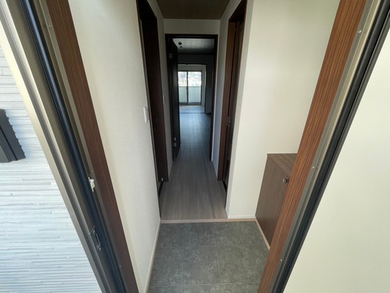 玄関　※別部屋の写真です