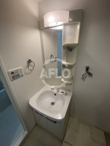 洗面設備　クリスタルグランツ新大阪　洗面台