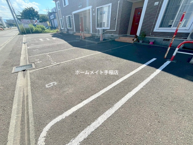 駐車場　駐車スペースでございます！
