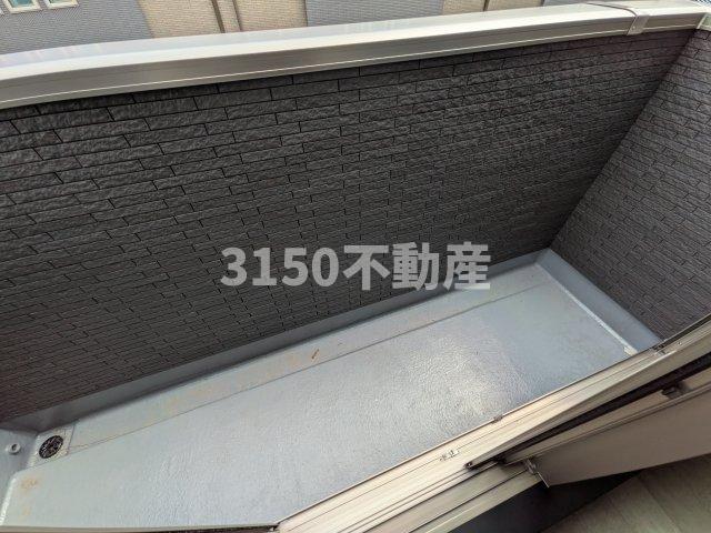 バルコニー　建築中です。