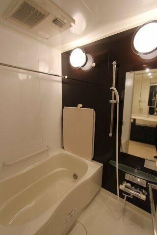 バス・シャワールーム　※別部屋の参考写真です。