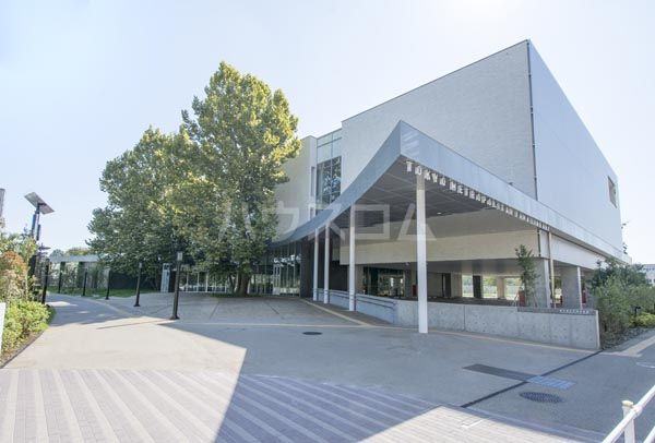図書館　東京都立多摩図書館（図書館）まで821m