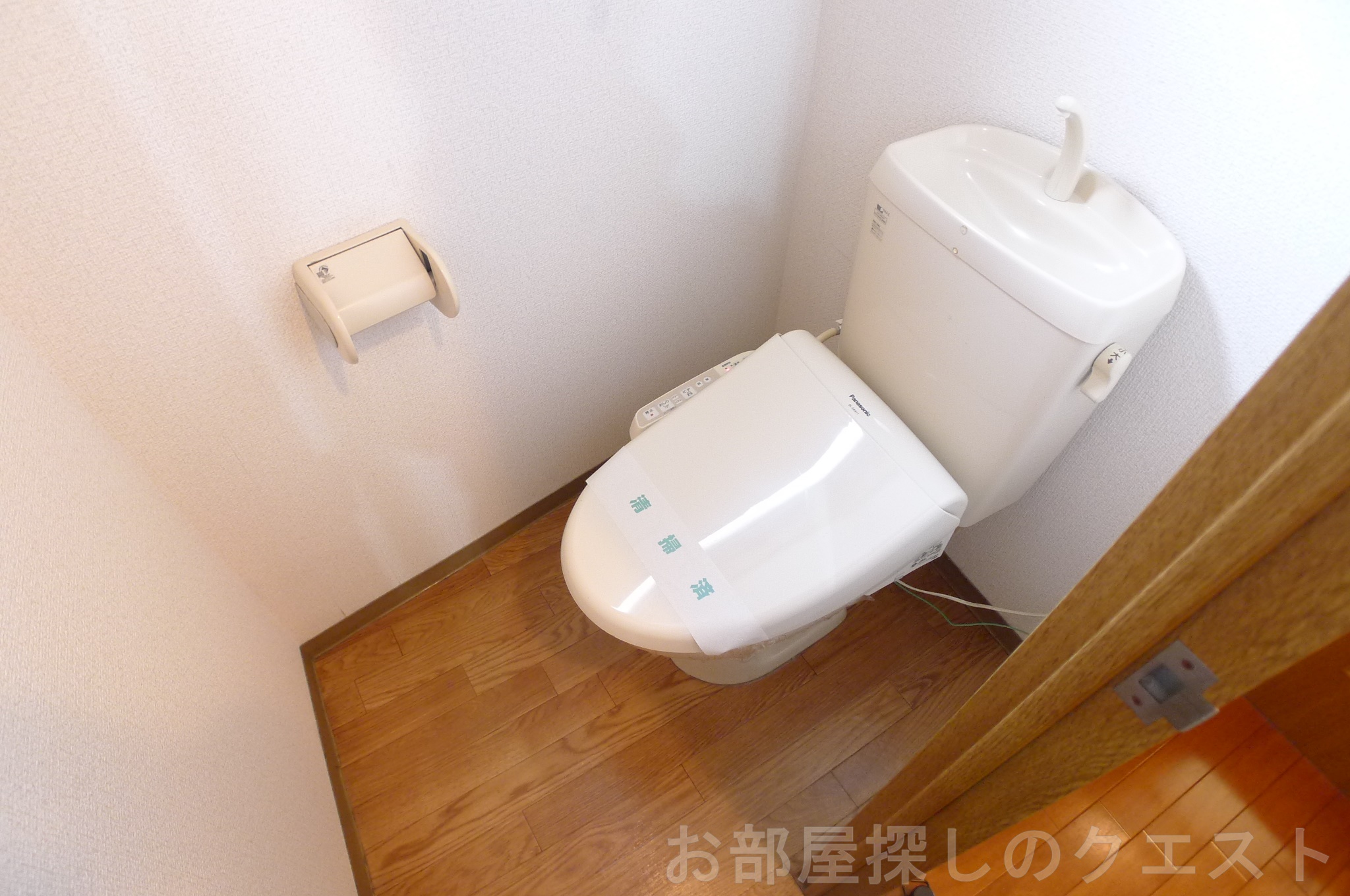 トイレ　（写真は同タイプ）