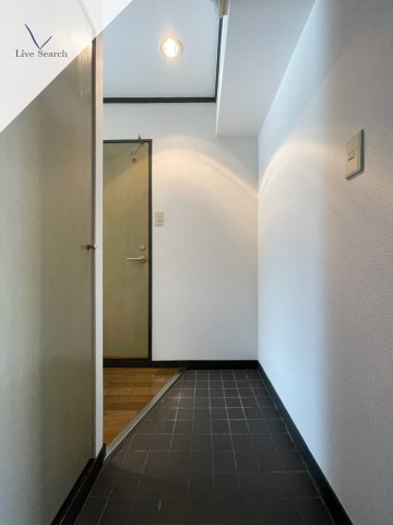 玄関　同物件別室写真