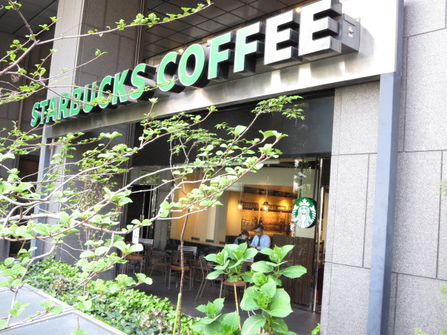 飲食店　スターバックス（飲食店）まで850m
