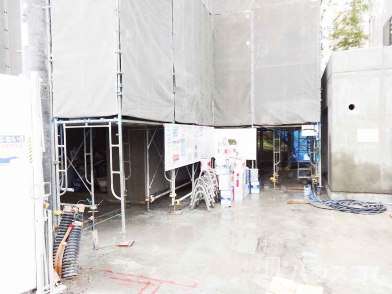 エントランス　建築工事がんばっています！