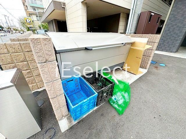 その他共有部分　敷地内ゴミ置き場があります
