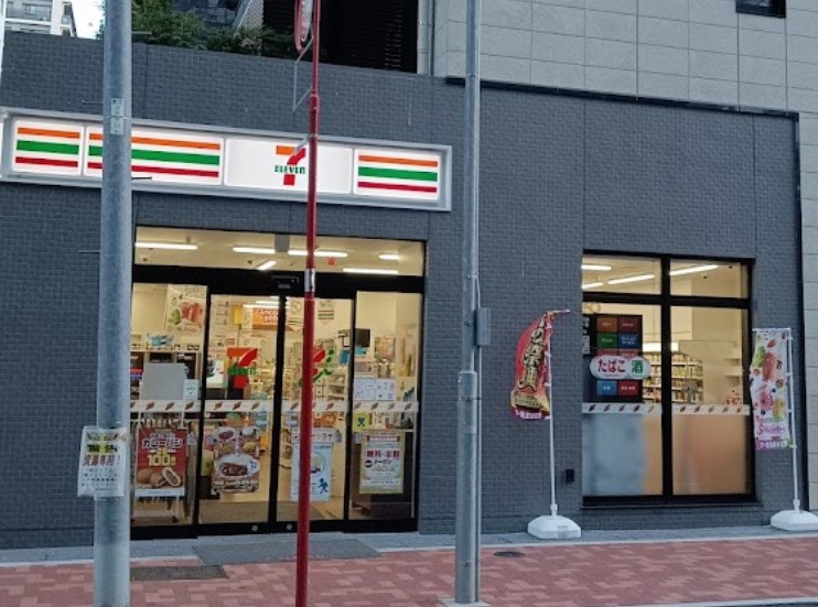 コンビニ　セブンイレブン台東2丁目東店（コンビニ）まで104m