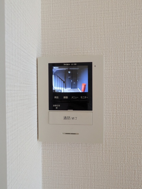 セキュリティ　★★モニター付きインターホンで室内にいながら来客対応が出来ま