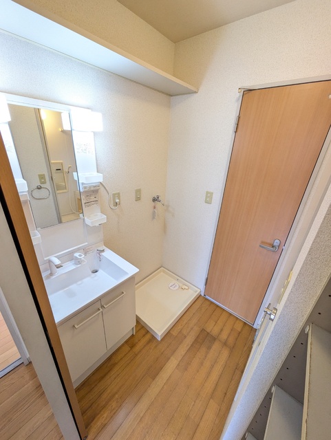 洗面設備　★★洗面所には身支度に便利な洗面化粧台があります♪★★