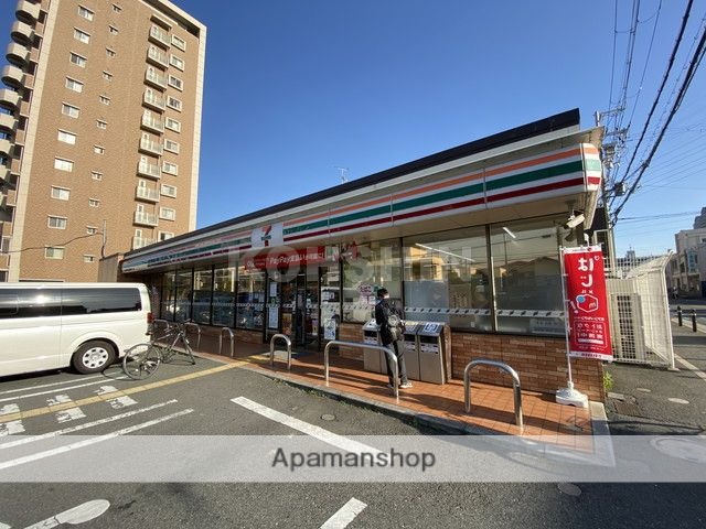 コンビニ　セブンイレブン（コンビニ）まで356m