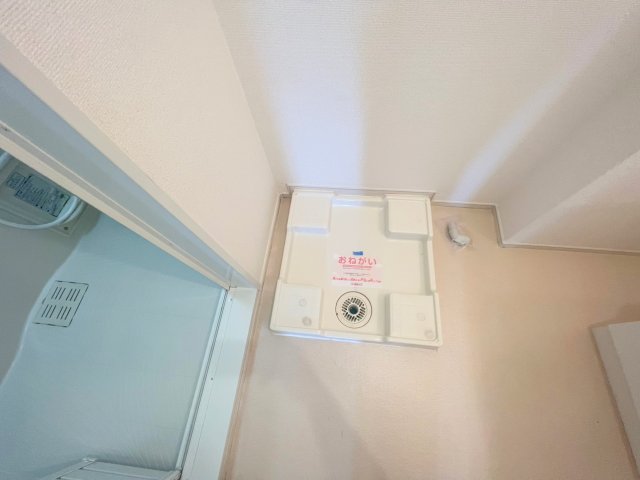 その他設備　嬉しい室内洗濯機置場。これで洗濯機も長持ちしますね。