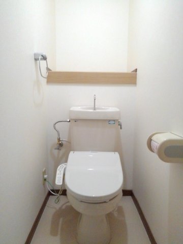 トイレ　清潔感のあるトイレです