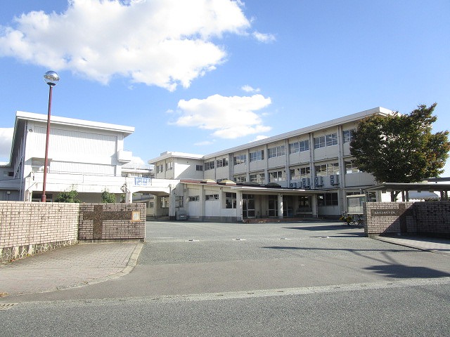 中学校　鳥栖市立田代中学校（中学校）まで1185m