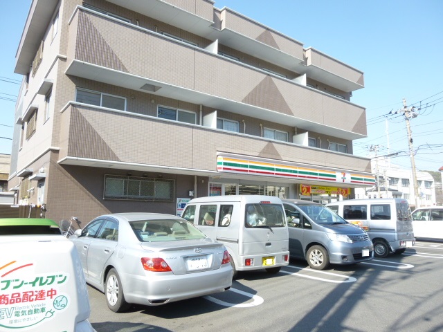 コンビニ　セブンイレブン　逗子桜山３丁目（コンビニ）まで502m