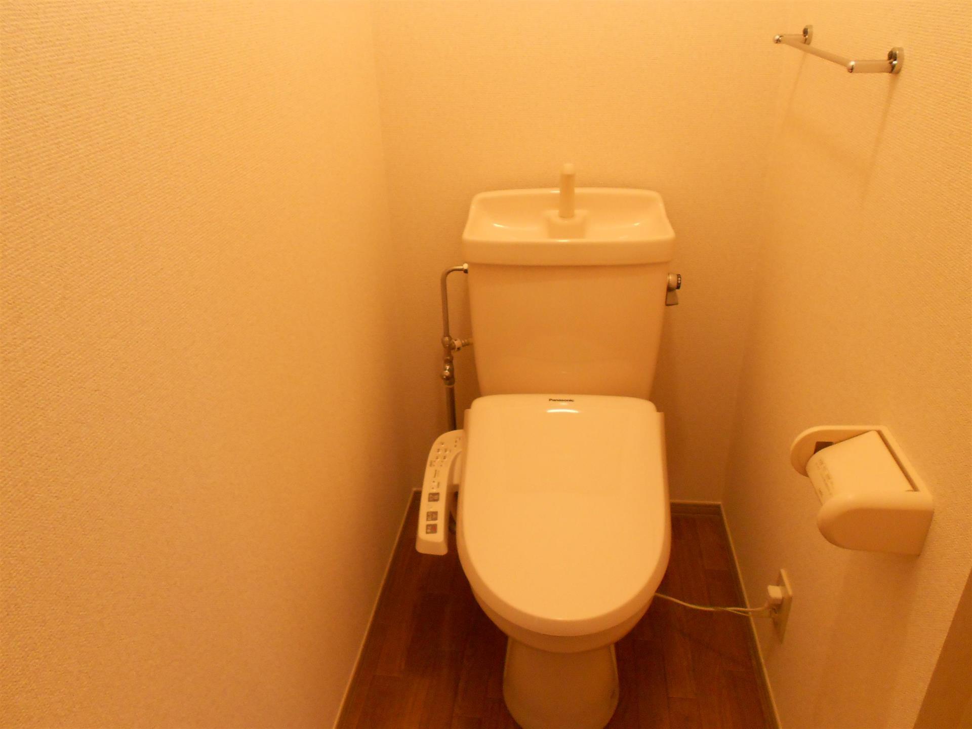 トイレ　ウォシュレットつきトイレです