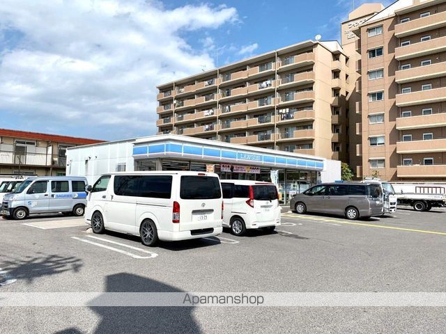 コンビニ　ローソン近江八幡駅南店（コンビニ）まで827m