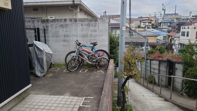 駐車場　■集合ポスト