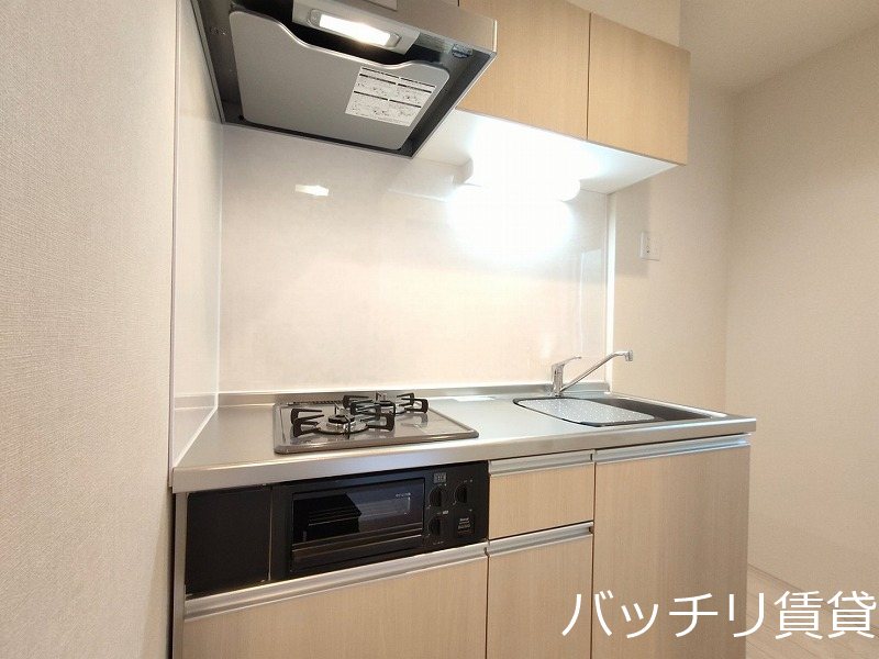 キッチン　同シリーズの別号室の画像。現況優先