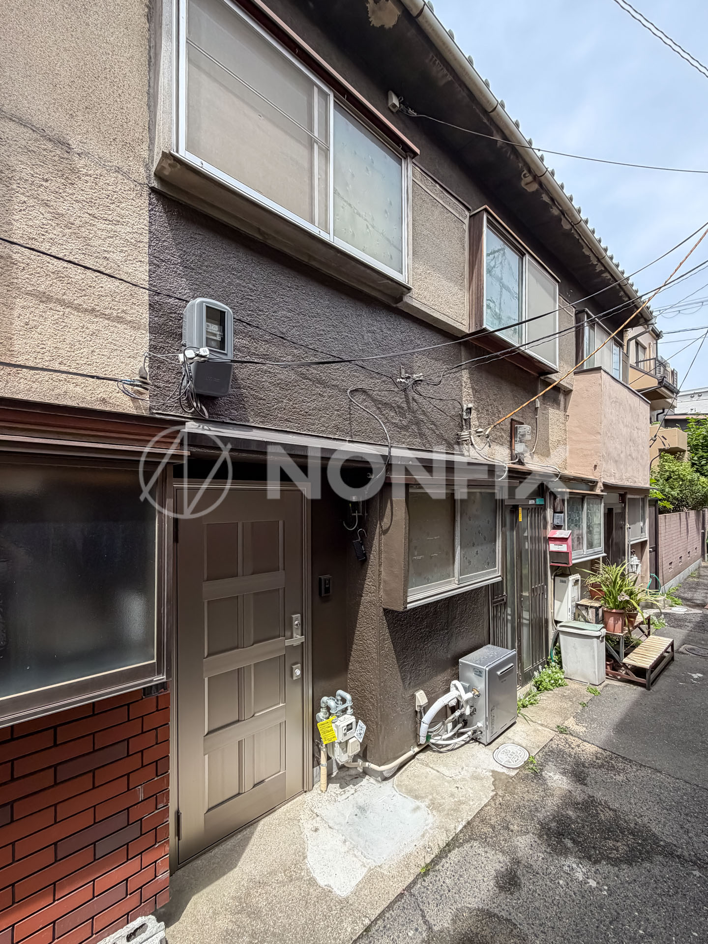 建物外観　外観も綺麗にリニューアルされています