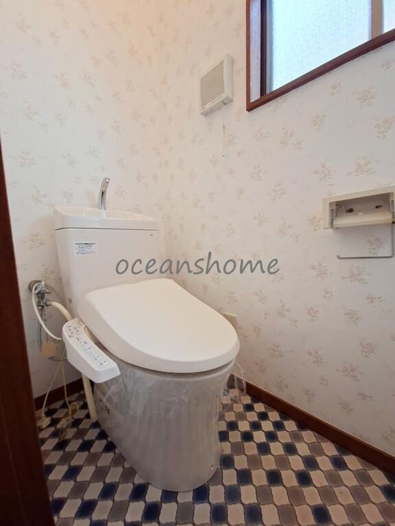 トイレ　トイレは温水洗浄便座機能付きで快適にお使いいただけます♪