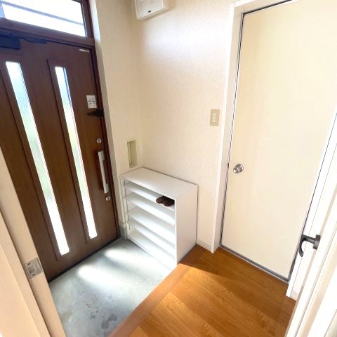 登別市中央町5丁目10-5戸建の玄関写真