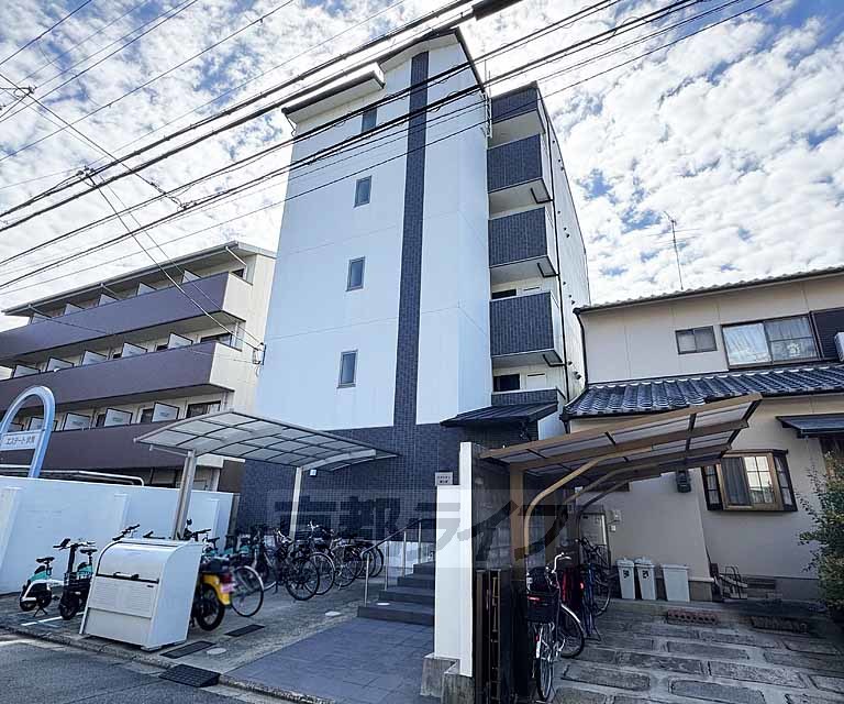 建物外観　パリッとした外観！