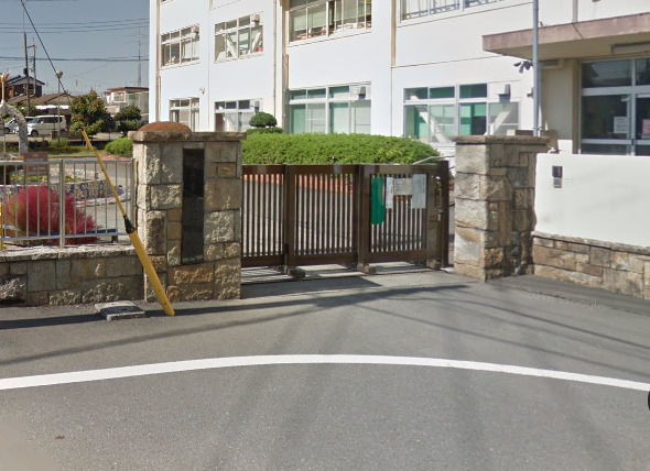 中学校　八王子市立第七中学校（中学校）まで665m