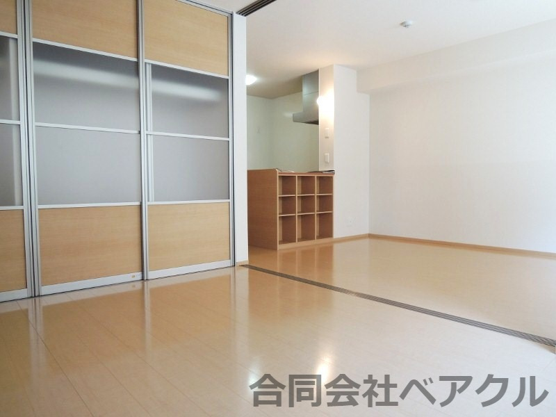 その他部屋・スペース　広くて明るい寝室