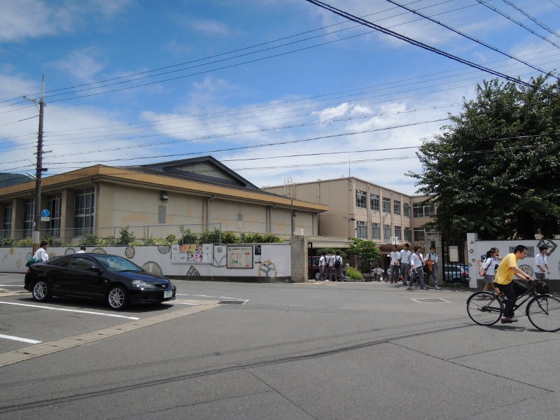 中学校　山科中学校（中学校）まで811m