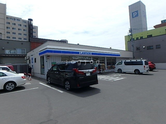 コンビニ　ローソン 札幌平和通三丁目店（コンビニ）まで386m