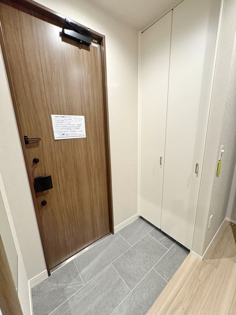 レジデンスヒューゲル鶴ヶ丘Iの玄関写真