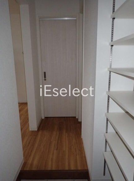 玄関　イメージパース