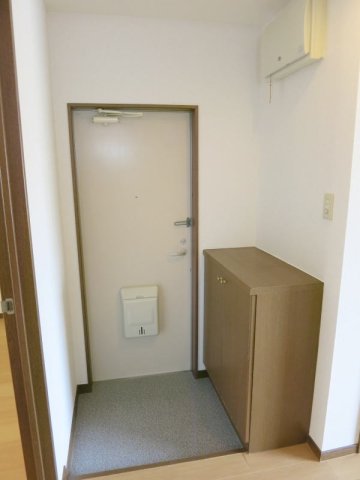 玄関　収納もある玄関です