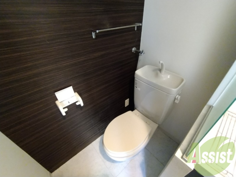 トイレ　こちらはトイレです。清潔感があり、安心して使用できます。