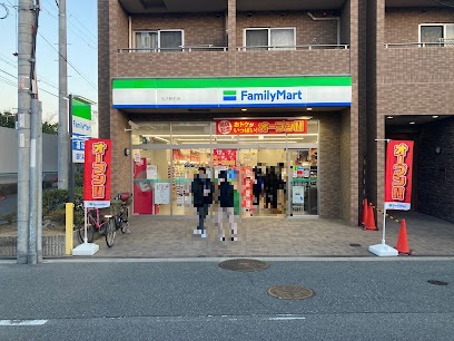 コンビニ　ファミリーマート伝法駅前店（コンビニ）まで251m