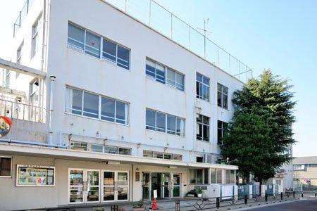 小学校　文京区立千駄木小学校（小学校）まで761m