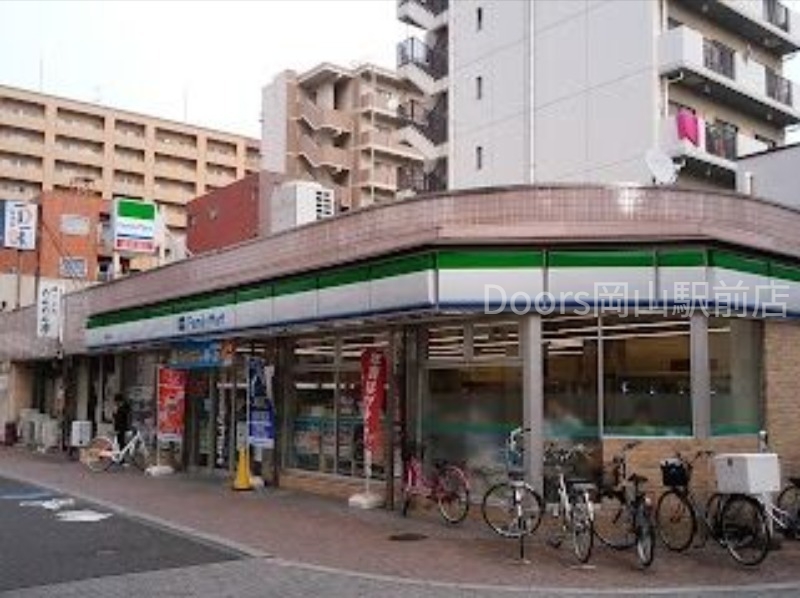 コンビニ　ファミリーマート岡山柳町店（コンビニ）まで50m