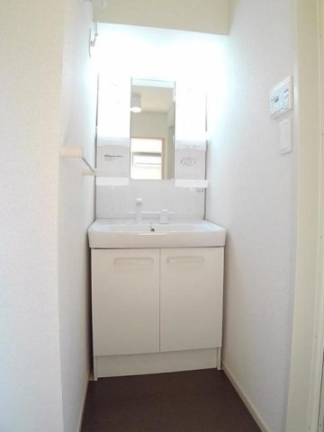 洗面設備　忙しい朝には欠かせない洗面所です